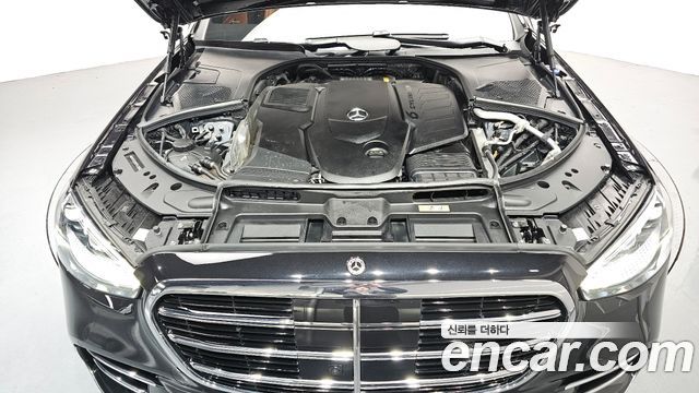Mercedes-Benz S-Class 2023 — photo 6