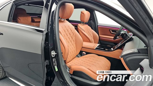 Mercedes-Benz S-Class 2023 — photo 12