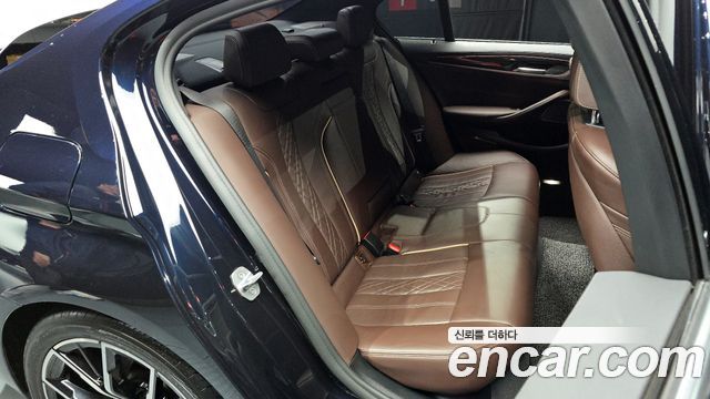 BMW 5-Series 2021 — photo 12