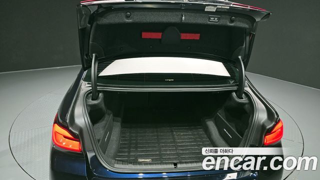 BMW 5-Series 2021 — photo 20