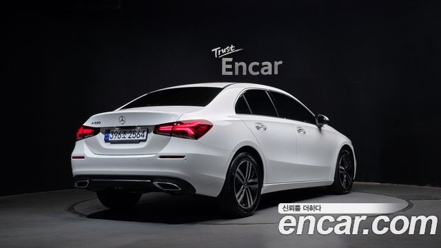 Mercedes-Benz A-Class 2022 — photo 2