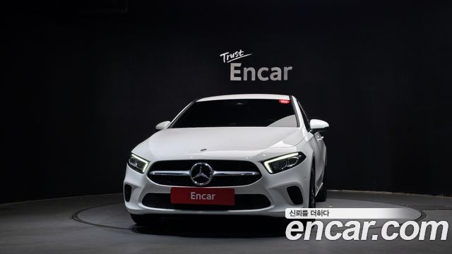 Mercedes-Benz A-Class 2022 — photo 3