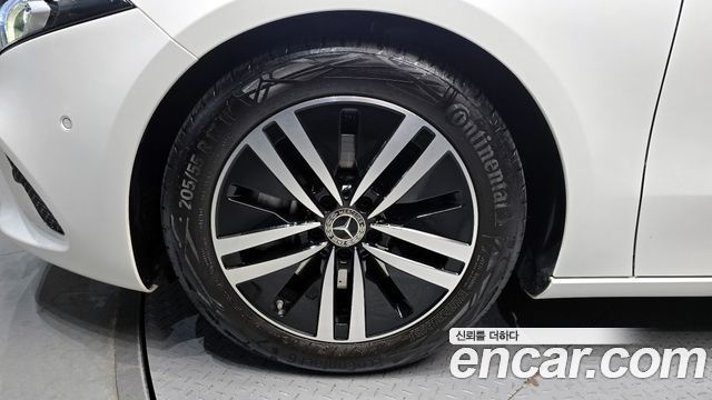 Mercedes-Benz A-Class 2022 — photo 5