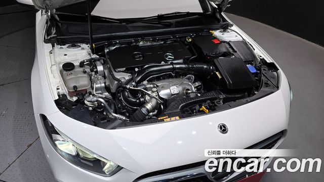 Mercedes-Benz A-Class 2022 — photo 6