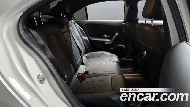 Mercedes-Benz A-Class 2022 — photo 12