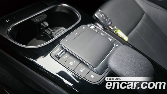 Mercedes-Benz A-Class 2022 — photo 18