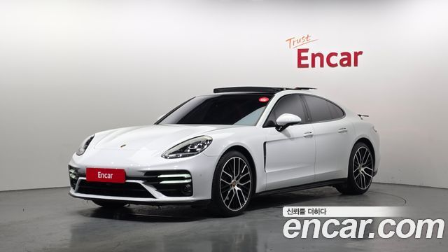 Porsche Panamera 2023 — photo 1