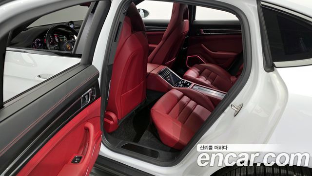 Porsche Panamera 2023 — photo 11