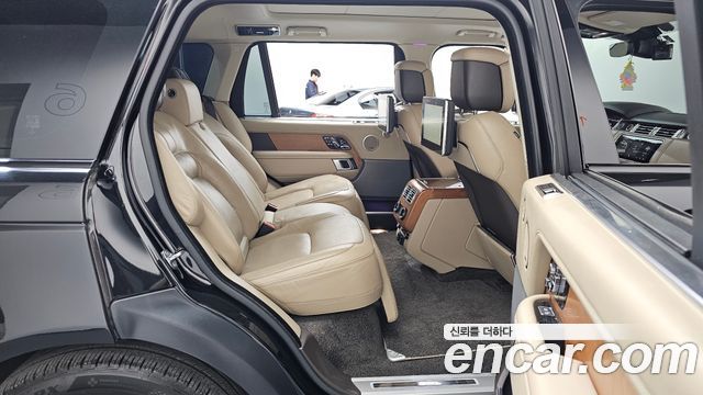 Land Rover Range Rover 2018 — photo 12