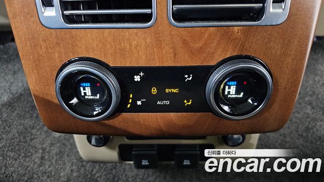 Land Rover Range Rover 2018 — photo 18