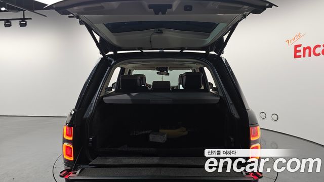 Land Rover Range Rover 2018 — photo 20