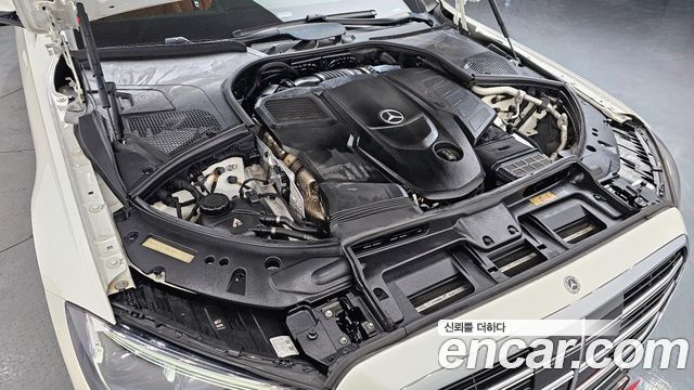 Mercedes-Benz S-Class 2022 — photo 6