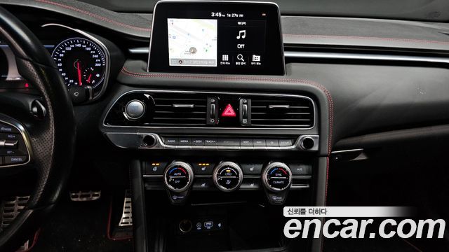 Genesis G70 2018 — photo 14