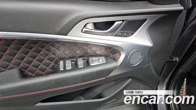 Genesis G70 2018 — photo 17