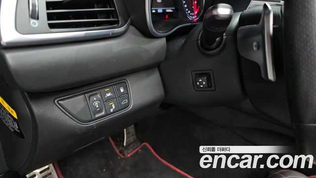 Genesis G70 2018 — photo 18