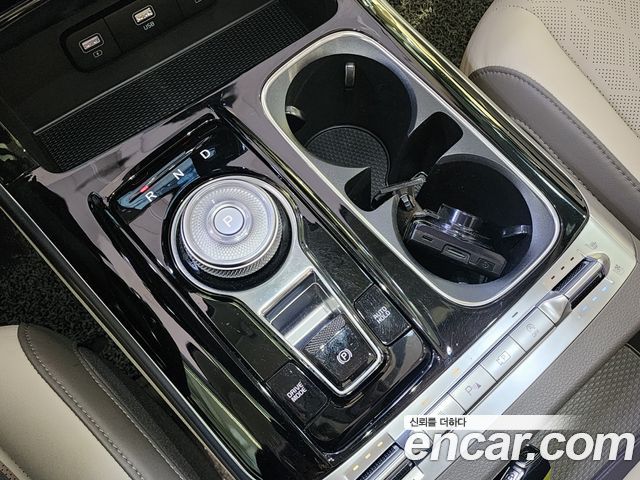 Kia Canival 2021 — photo 9