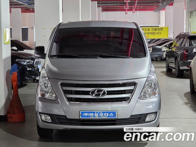 Hyundai Starex 2017 — photo 2