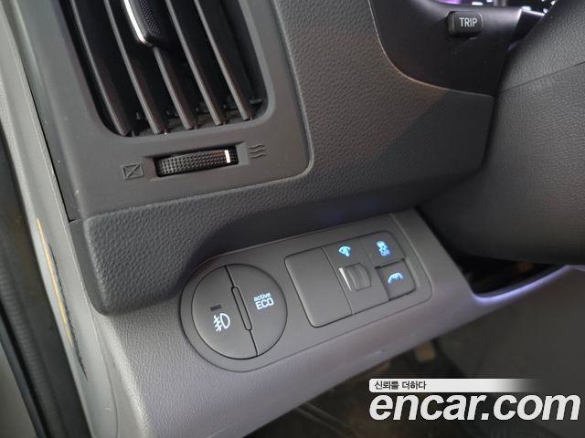 Hyundai Starex 2017 — photo 10