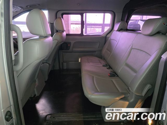 Hyundai Starex 2017 — photo 13