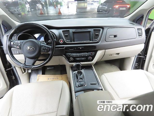 Kia Canival 2015 — photo 5