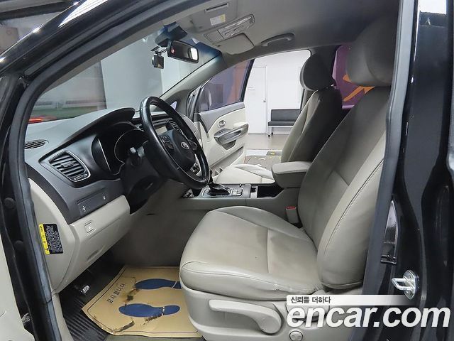 Kia Canival 2015 — photo 13