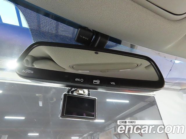 Kia Canival 2015 — photo 15