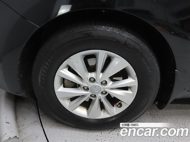 Kia Canival 2015 — photo 20