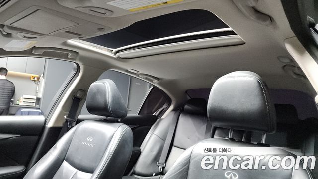 Infiniti Q50 2015 — photo 19