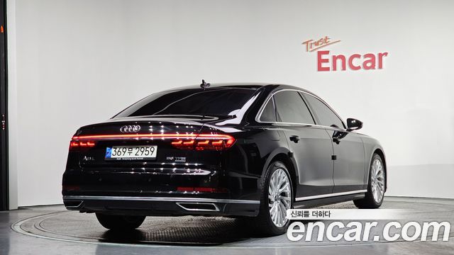 Audi A8 2021 — photo 2