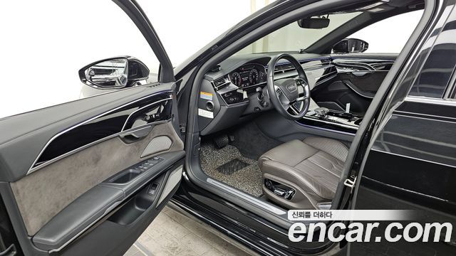 Audi A8 2021 — photo 10