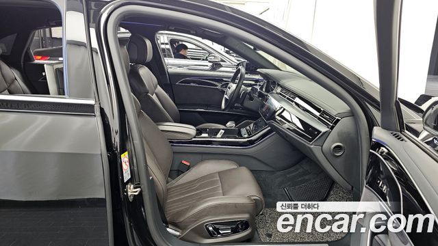 Audi A8 2021 — photo 11