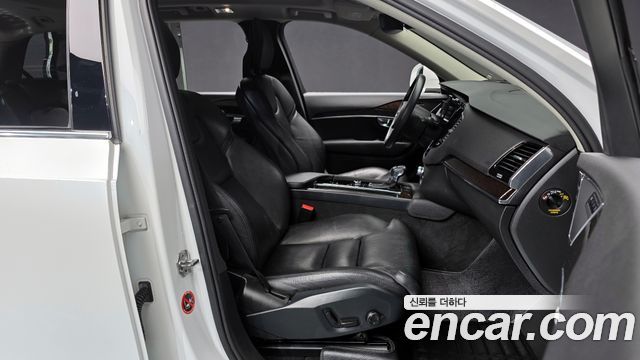 Volvo XC90 2017 — photo 10