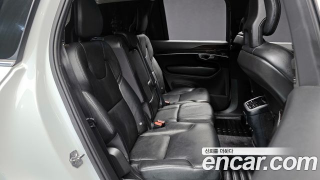Volvo XC90 2017 — photo 12