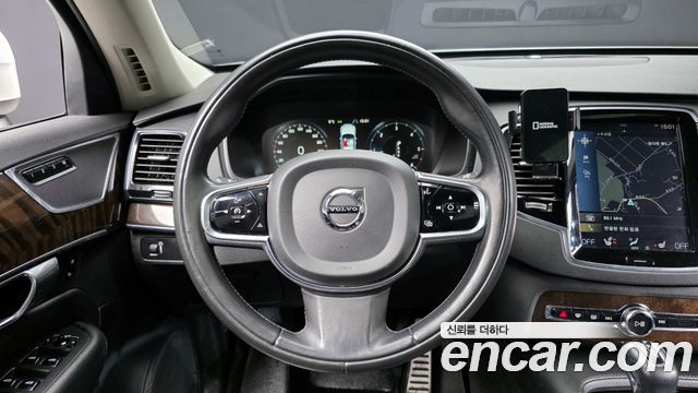 Volvo XC90 2017 — photo 13