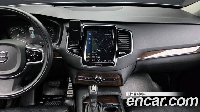 Volvo XC90 2017 — photo 14