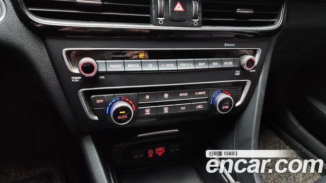Kia K5 2019 — photo 16