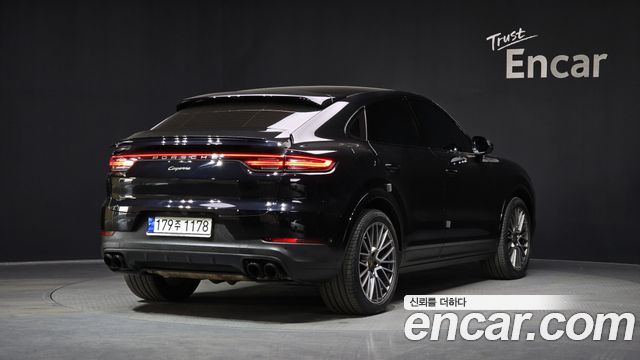 Porsche Cayenne 2022 — photo 2