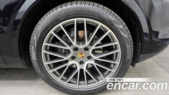 Porsche Cayenne 2022 — photo 5