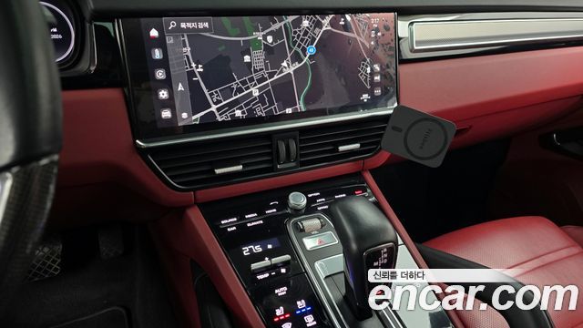 Porsche Cayenne 2022 — photo 14