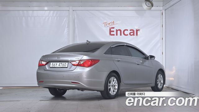 Hyundai Sonata 2011 — photo 2
