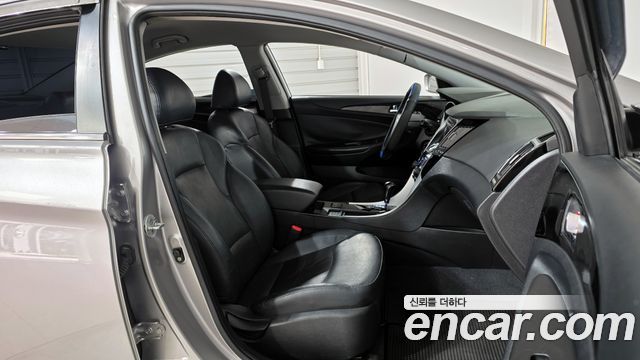 Hyundai Sonata 2011 — photo 10