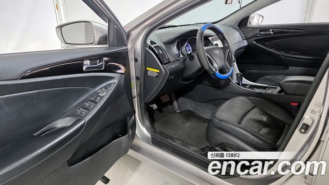 Hyundai Sonata 2011 — photo 11