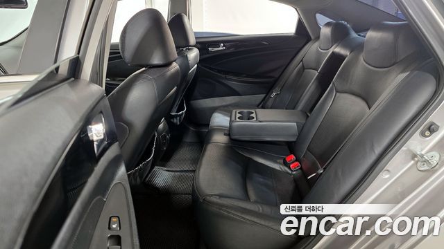 Hyundai Sonata 2011 — photo 12