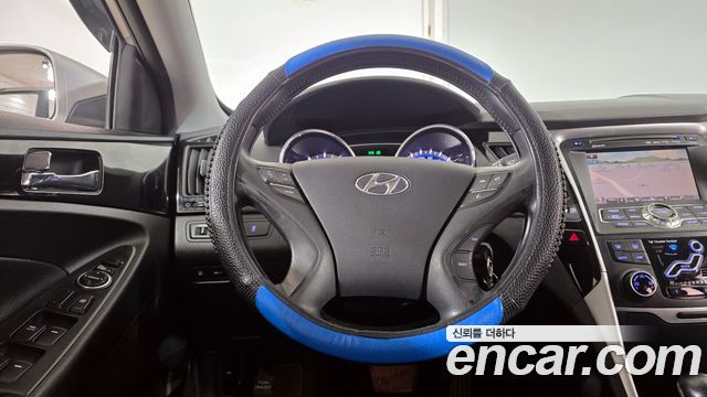 Hyundai Sonata 2011 — photo 13
