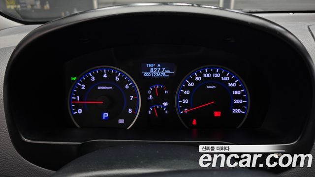 Hyundai AVANTE 2010 — photo 8