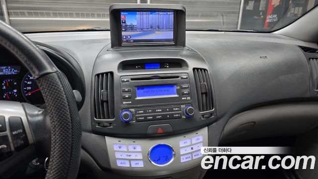 Hyundai AVANTE 2010 — photo 15