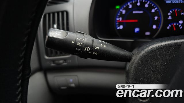 Hyundai AVANTE 2010 — photo 19