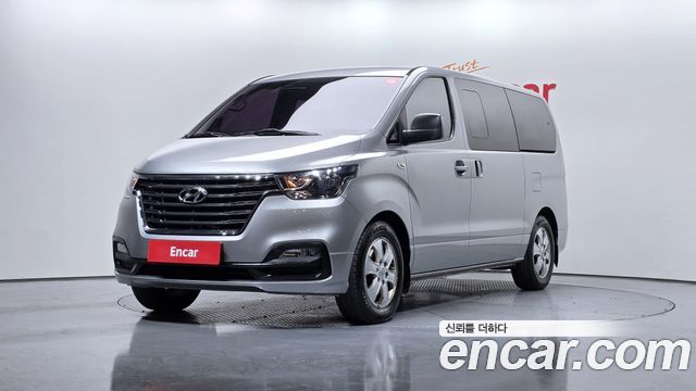 Hyundai Starex 2018 — photo 1