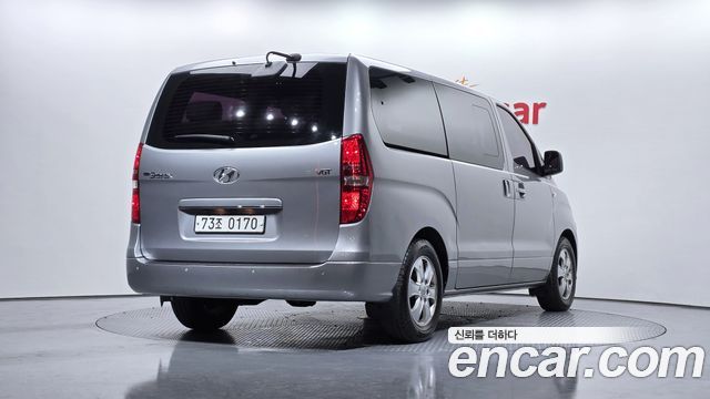 Hyundai Starex 2018 — photo 2