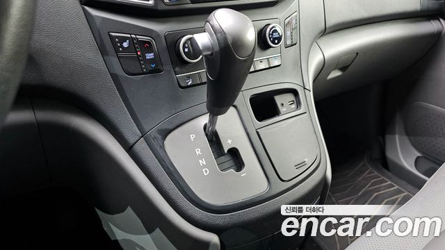 Hyundai Starex 2018 — photo 9